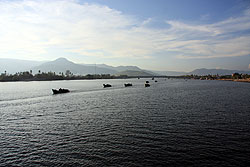 Blick von der Br&uuml;cke in Kampot - Kambodscha